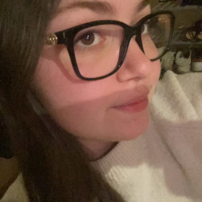 Babysitter in Poitiers: Leelou