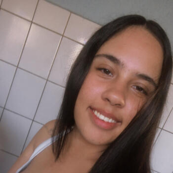 Babysitter in Divisa Nova: Gabriela