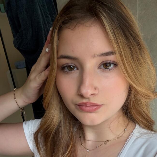 Babysitter in Reims: Louna