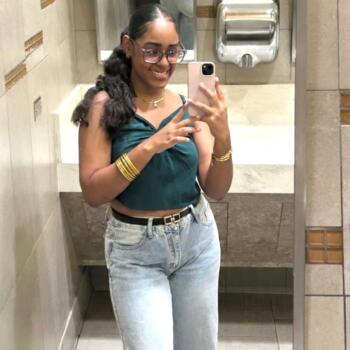 Babysitter San Juan: Khalia