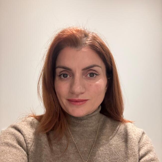 Babysitter in Brussel: Dhimitra