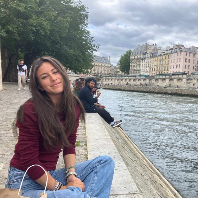 Babysitter in Montfort-l'Amaury: Agathe