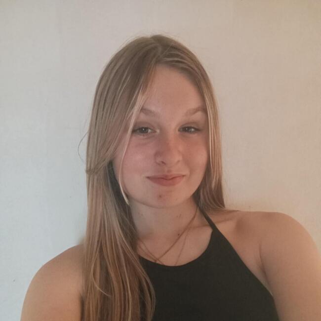 Babysitter in Estaires: Eva