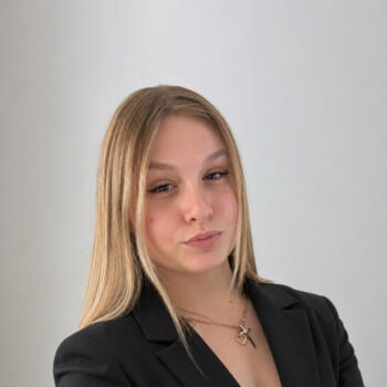 Babysitter in Estaires: Eva