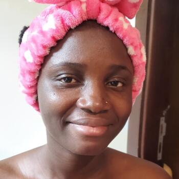 Nanny Dubai: Nowai Francoise