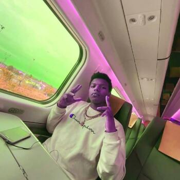 Trabajos de niñera en Vigo: trabajo de canguro Leandro