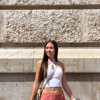 Canguro en Castelldefels: Mara