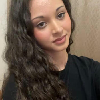 Babysitter in Pontoise: Nahla