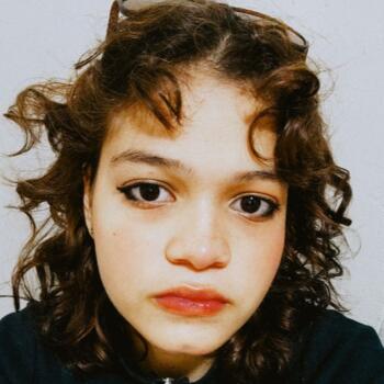 La Concepción的保母: Laura