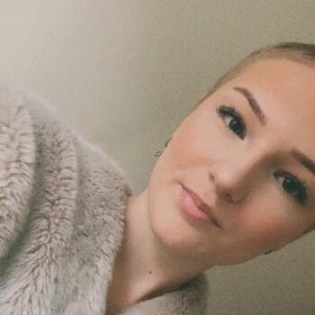 Babysitter in Woincourt: Chloë