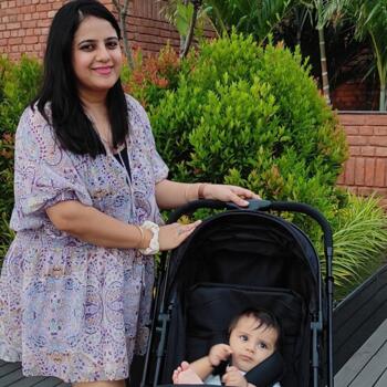माता-पिता पुणे: Vartika