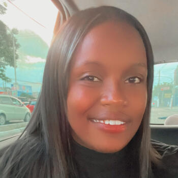 Babysitter in São Paulo (São Paulo): Aryane