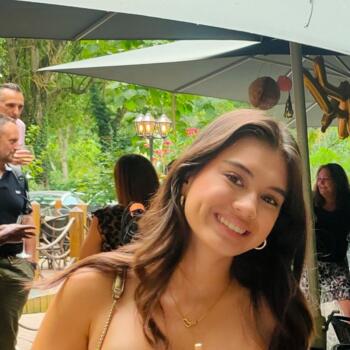 Baby-sitter Fontaines-sur-Saône: Maïline