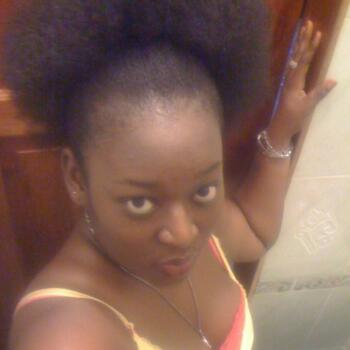 Babysitter in Kingston: Ajoeanna