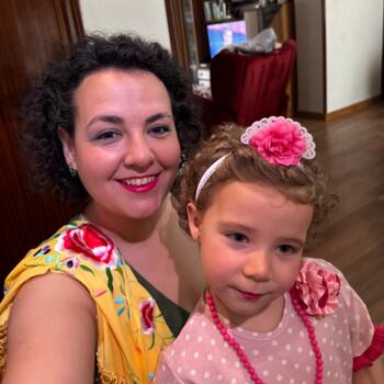 Trabajo de cuidador(a) en Madrid: trabajo de canguro Vanessa