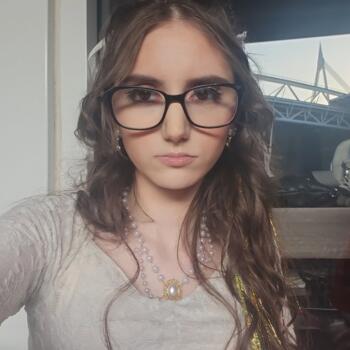 Babysitter in Swansea: Jade