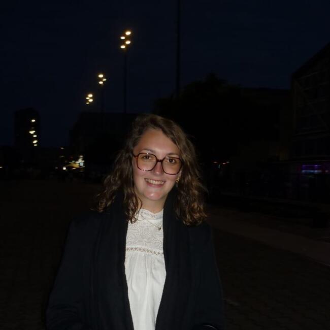 Babysitter in Bordeaux: Roxane