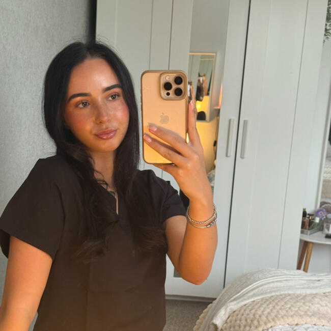 Babysitter in Glasgow: Katie