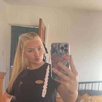 Babysitter in Cheltenham: Julia