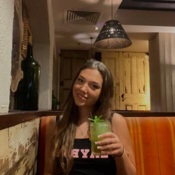 Babysitter Farnborough: Heidi