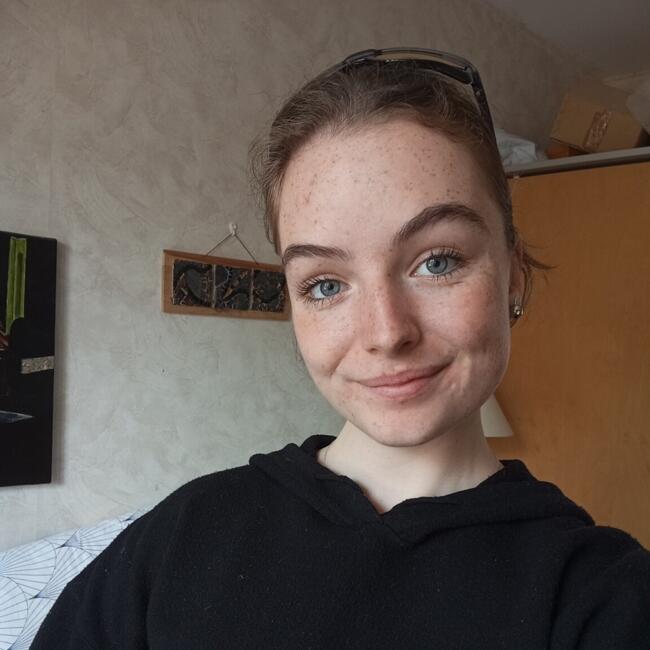 Babysitter in Orchamps-Vennes: Aurore