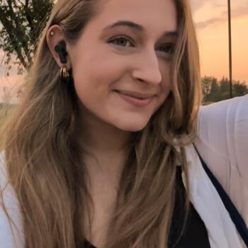 Baby-sitter in Red Deer: Tori