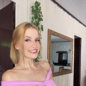 Emprego de babá em Itapema: emprego de babá Dani