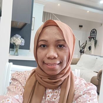 Babysitter Puchong Batu Dua Belas: Yana