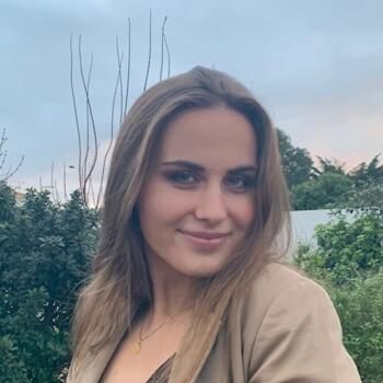 Babysitter in Namen: Elena