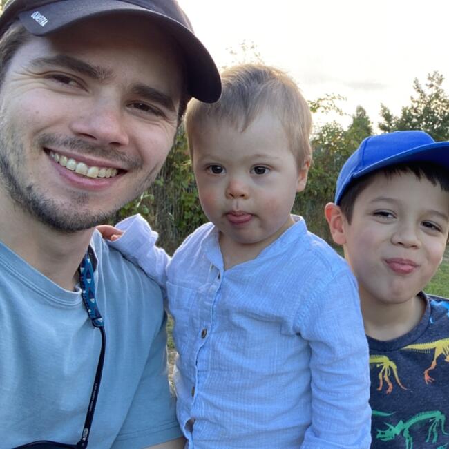 Δουλειά για babysitter στην περιοχή Τεμούκο: Gabriel Neumann