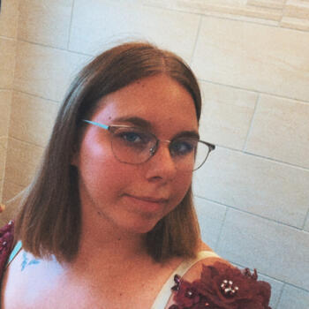 Babysitter in Grandglise: Laureen