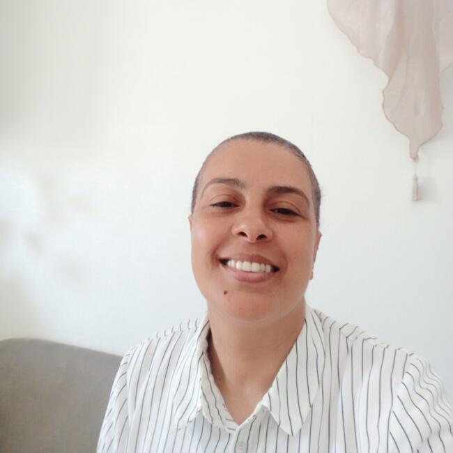 Babysitter in Sainte-Colombe (Île-de-France): Hanane