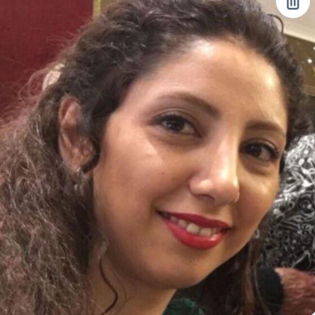 Babysitter in Milan: Adeleh