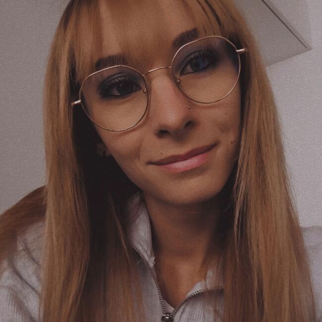 Babysitter in Roiffé: Lola