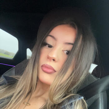 Babysitter in Paris: Iness