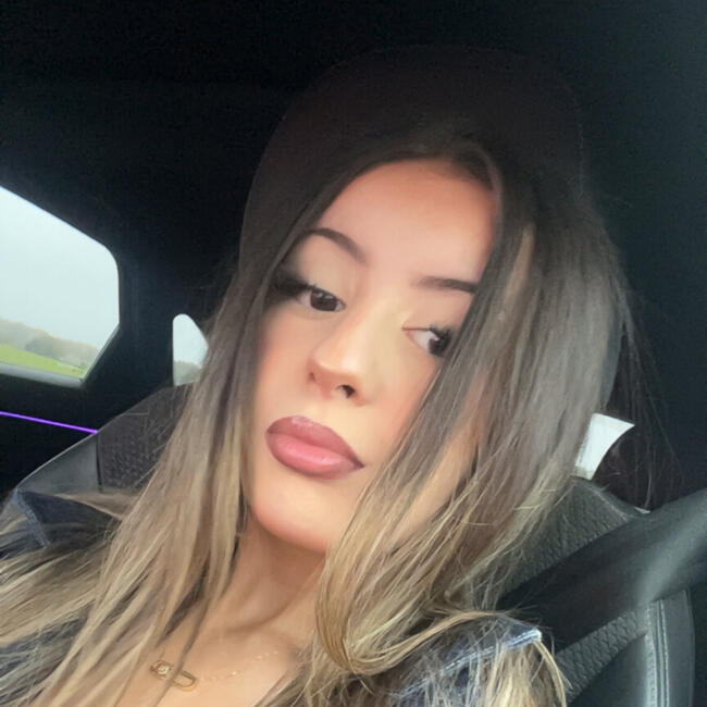 Babysitter in Paris: Iness