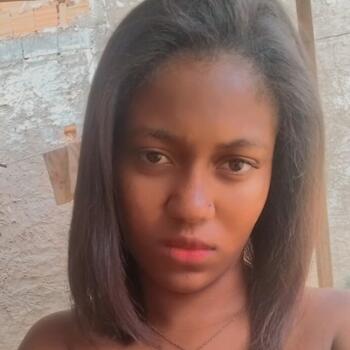 Babysitter in Barreiras: Adna
