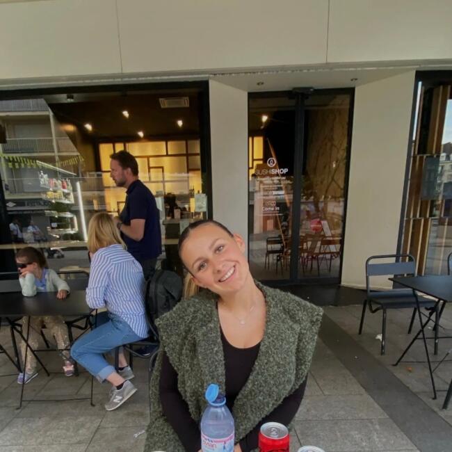 Babysitter in Bernay: Zoé