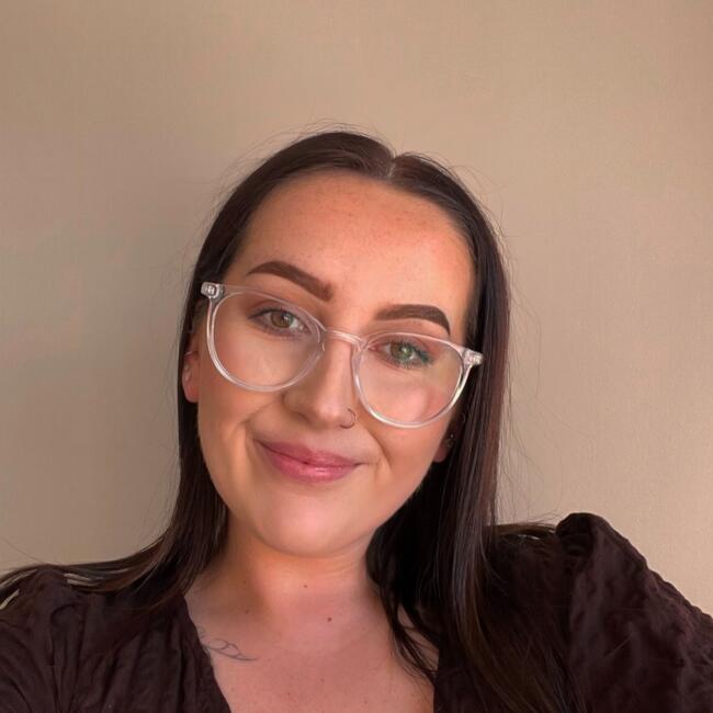 Babysitter in Brightwater: Nicole