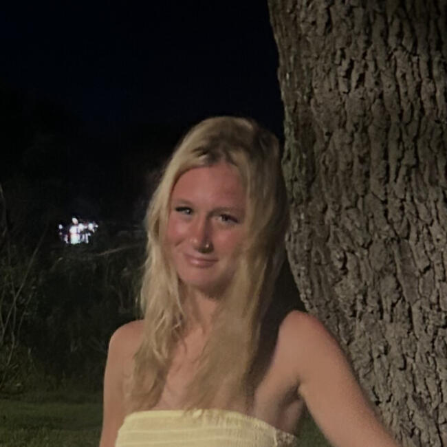 Babysitter in Fuquay-Varina: Olivia