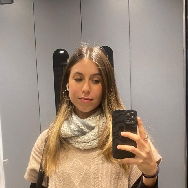 Babysitter στην περιοχή Μοντεβιδέο: Isabella