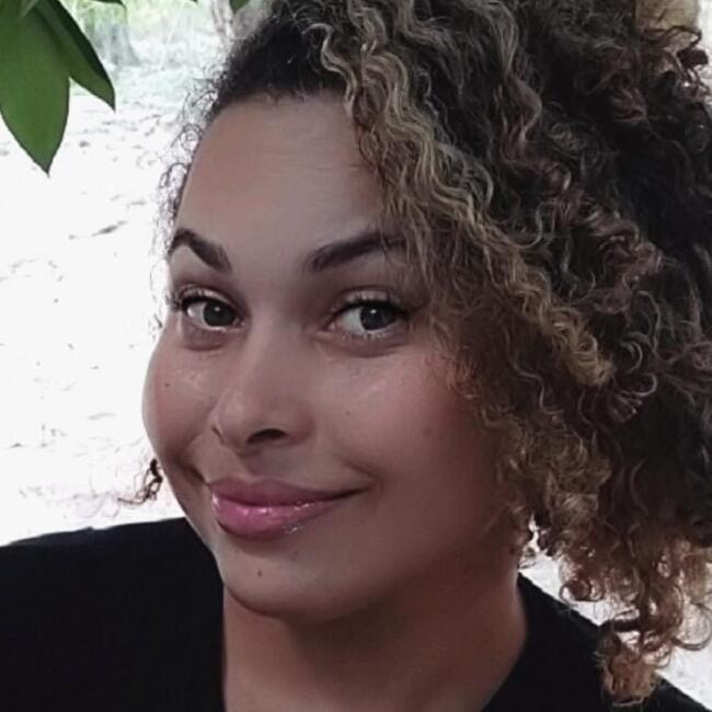 Babysitter in Navegantes: Renata