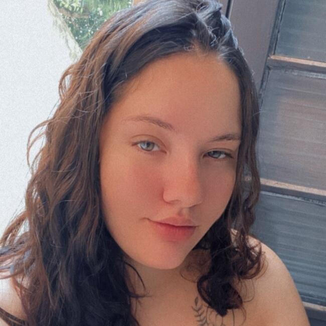Babá em Vinhedo: Julia