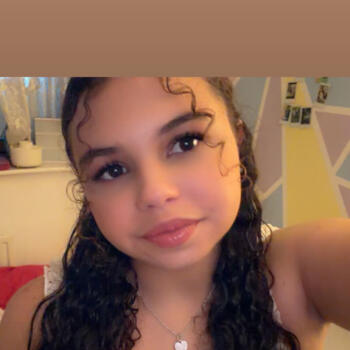 Babysitter in London: Karrae