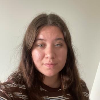 Baby-sitter in Saskatoon: Adrianne