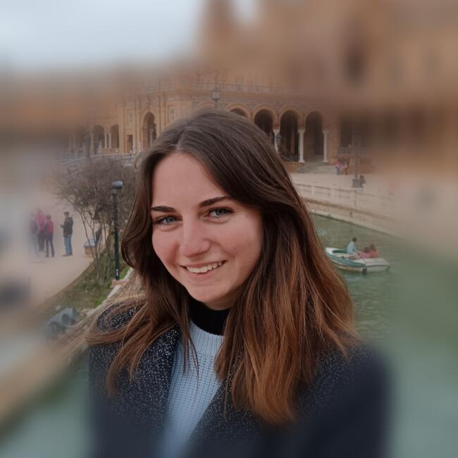 Babysitter in Bougy: Louna