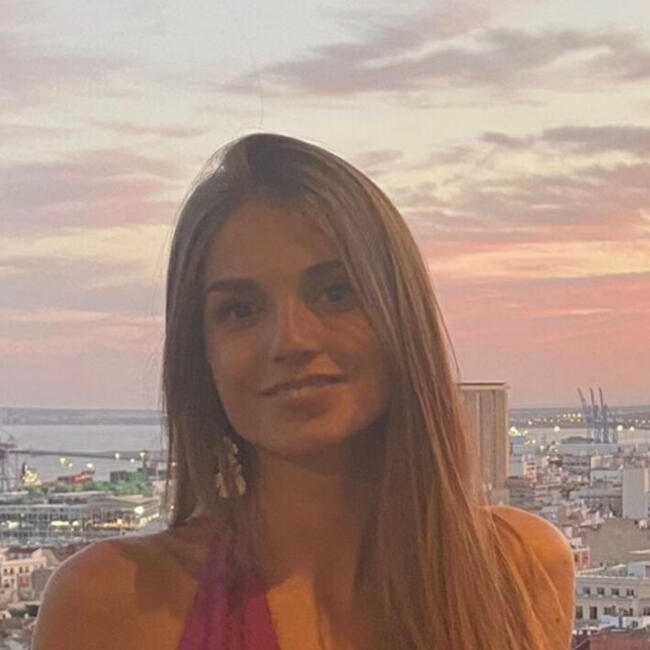 Canguro en Alicante: Isabel