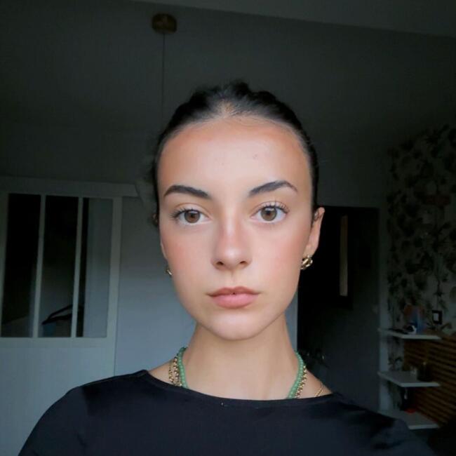 Babysitter in Lille: Jade