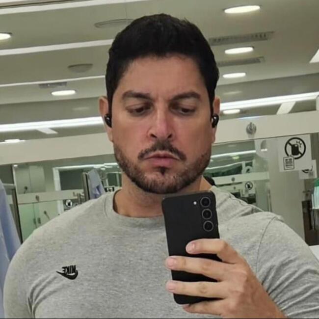 Emprego de babá em Brasília: Angelo