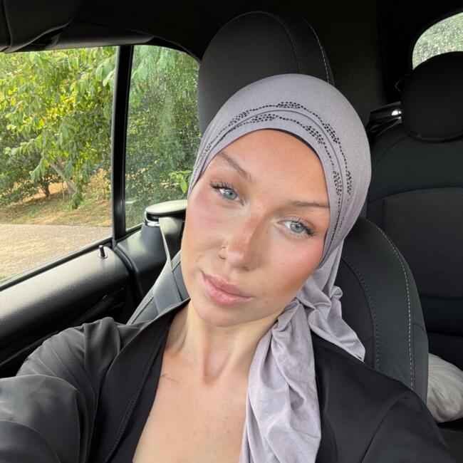 Babysitter in Magnanville: Naelle